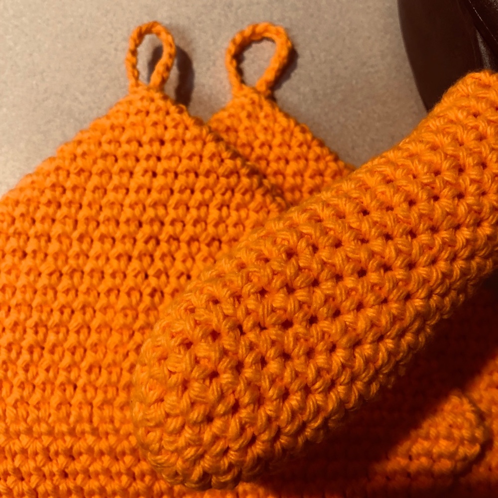 2 Orange cotton potholders , 1 cotton scrubby & 1 cast iron  holders - Picture 5 of 6